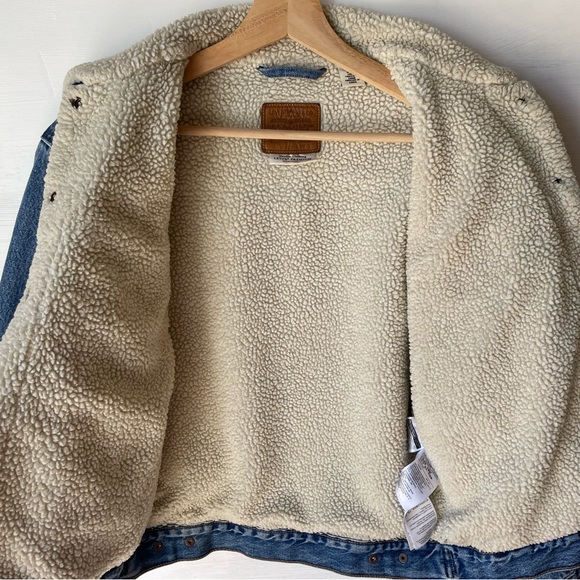 Levi’s Denim Sherpa Trucker Jacket Size: Small - Picture 6 of 9